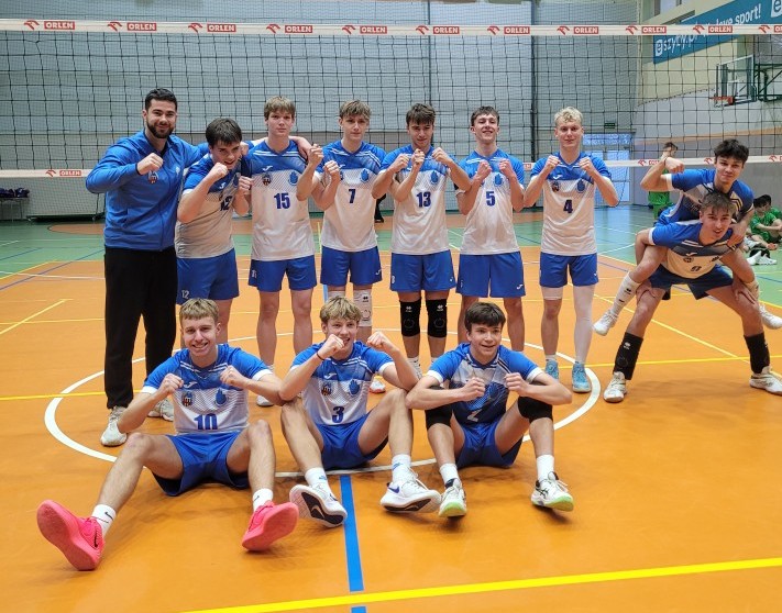 Podwójne zwycięstwo siatkarzy Toruńskiego Klubu Siatkarskiego. Kadetki i juniorzy wygrywają - 30.11.2025