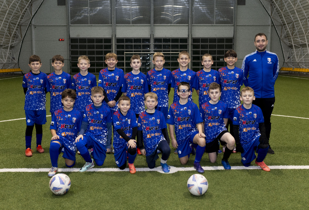Orlik E1 z przetarciem w piłce 9-cio osobowej