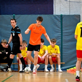 Juniorzy w akcji !  Ostatni akcent XXXII Halowych Mistrzostw Podokręgu Limanowa