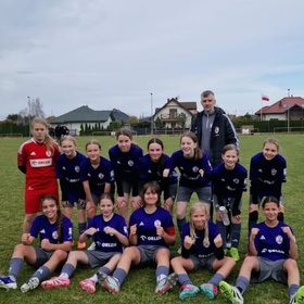 Młodziczki ze zwycięstwem!