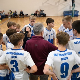 Młodzicy Toruńskiego Klubu Siatkarskiego wygrywają. Dziewczęta walczą o dobry wynik - 08-09.11.2025