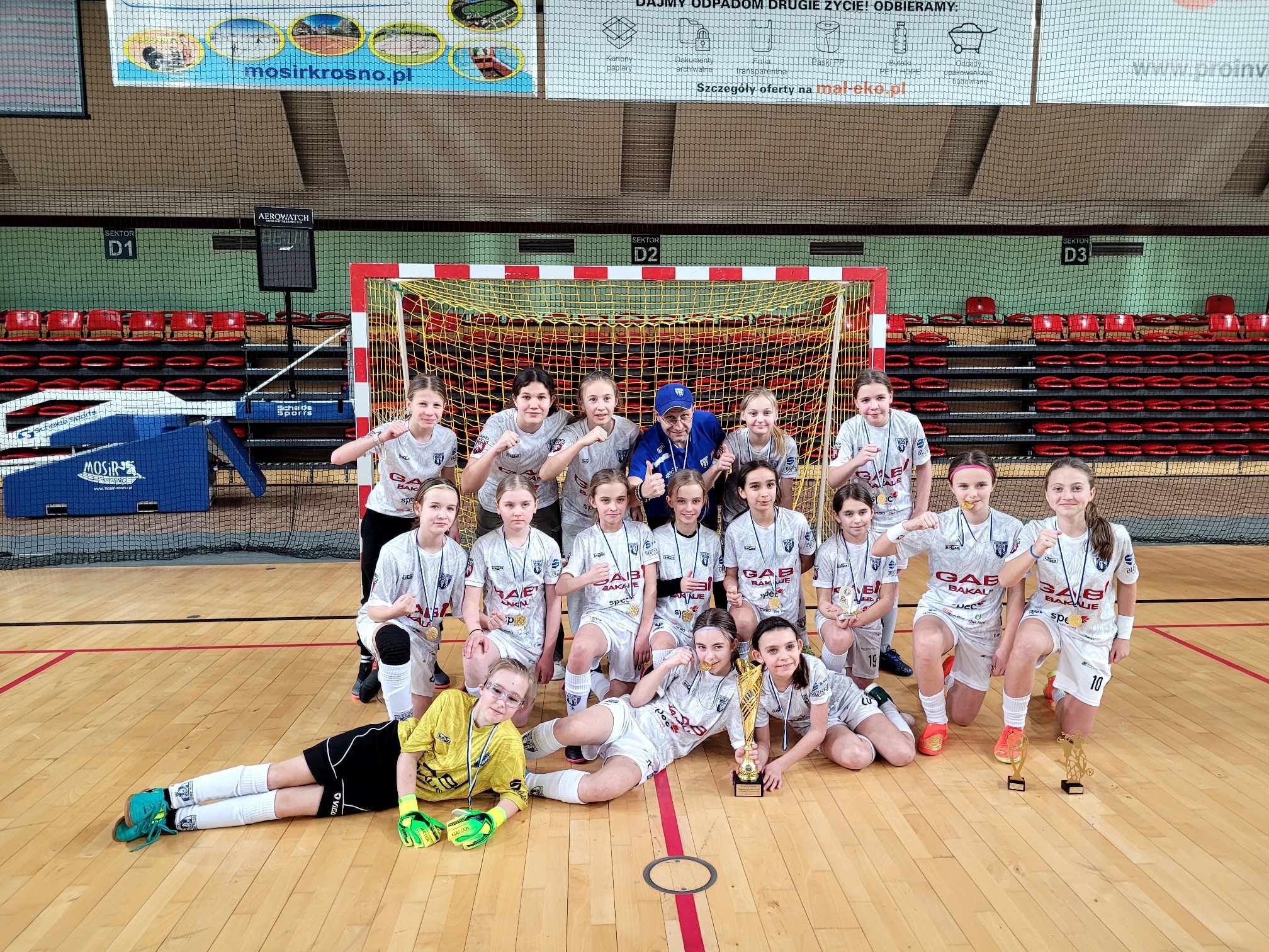 SPEC STAL ŁAŃCUT MISTRZEM PODKARPACIA W FUTSALU KOBIET U-12!!!