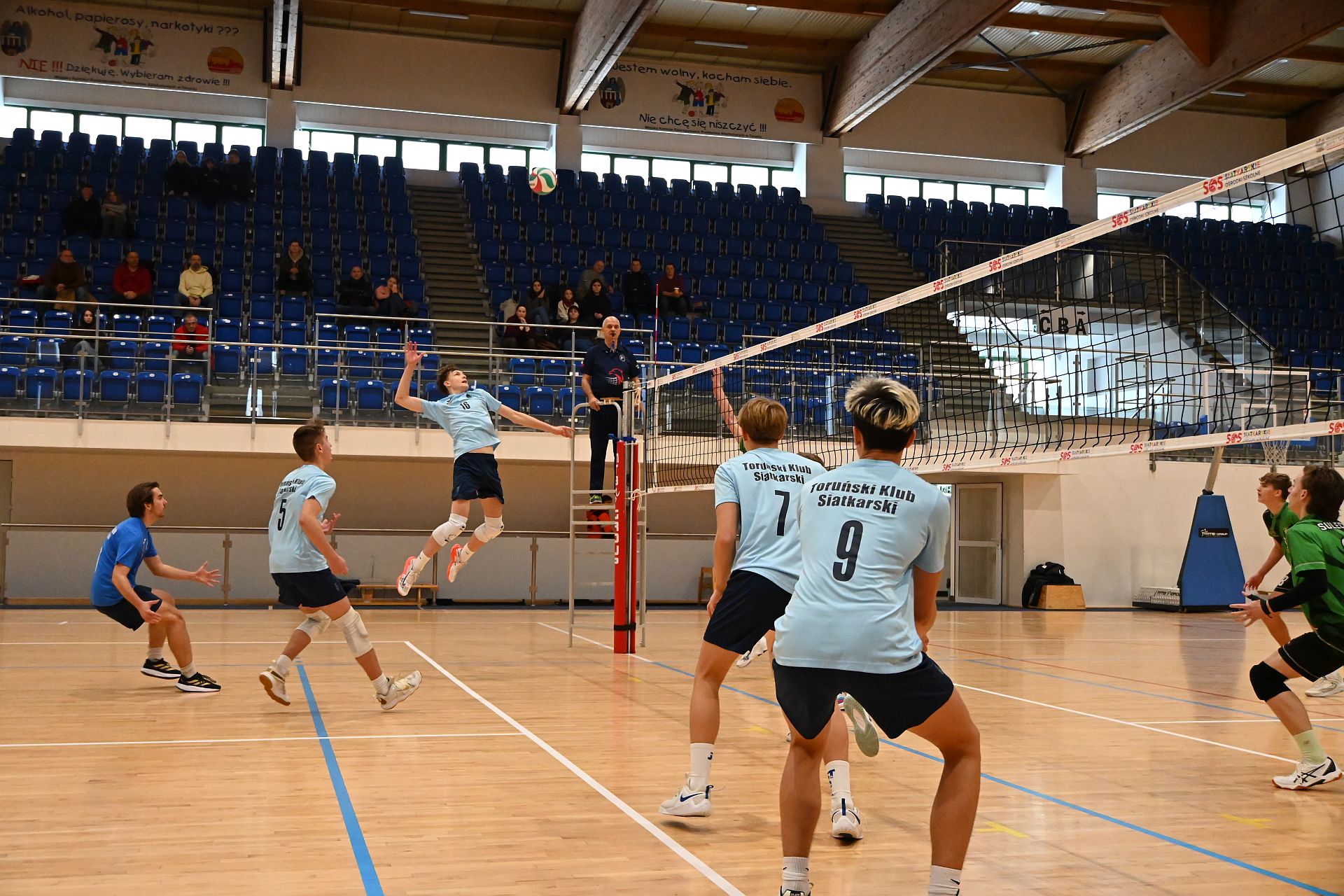 Kadeci Toruńskiego Klubu Siatkarskiego triumfują, kolejne zwycięstwo nad AZS Oś Toruń - 29.11.2025